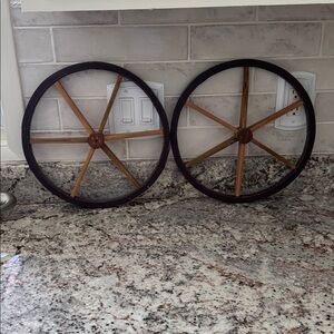 Rustic Wooden Wheel Wall Decor